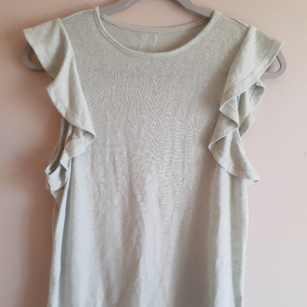 A New Day set of 2 size SM mint and peach sleeveless shirts